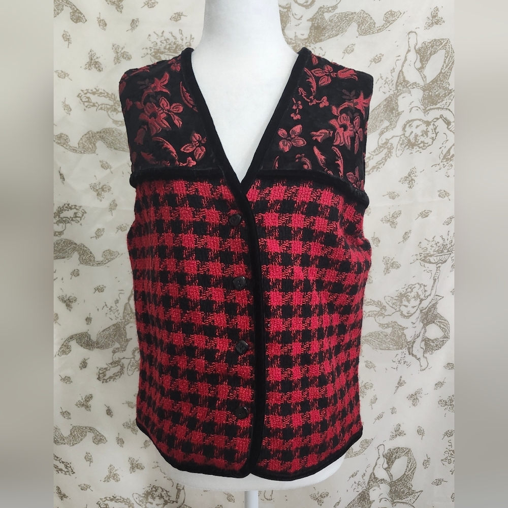 Ms. Lee Vintage Y2K 2005 Christmas Vest Red Black floral Checkered M NWT